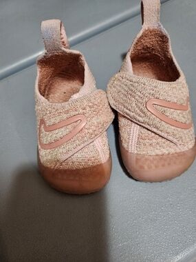 Nike Kids Pink Knit Slip-On Sneakers